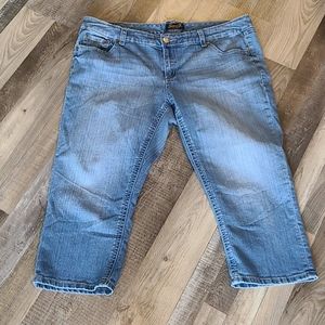 Seven7 denim capri's
